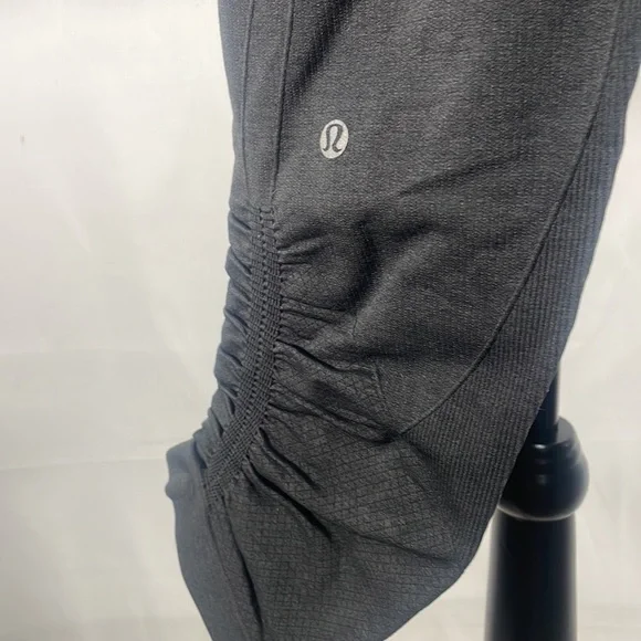 Lululemon Grey, Ebb to street crop leggings,seamless, Small, Size 4 - Picture 3 of 5